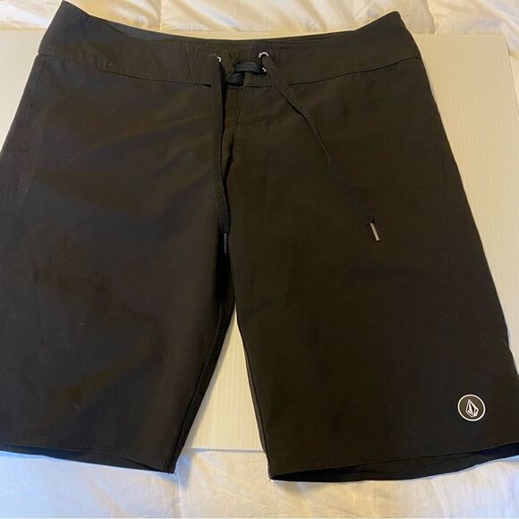 VOLCOM woman’s SIMPLY SOLID 11" TRUNKS BLACK swim board surf shorts -5 - Picture 2 of 9